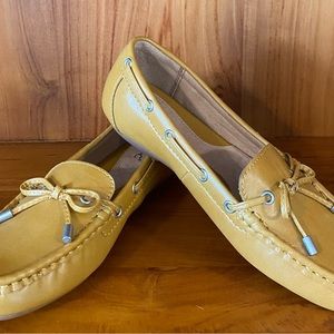 BOC Caroline Mustard Lug Sole Loafers Flats Casual Leather - Size 7 NWOT